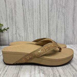 Womens Size 7 Vionic Thong Sandals EUC